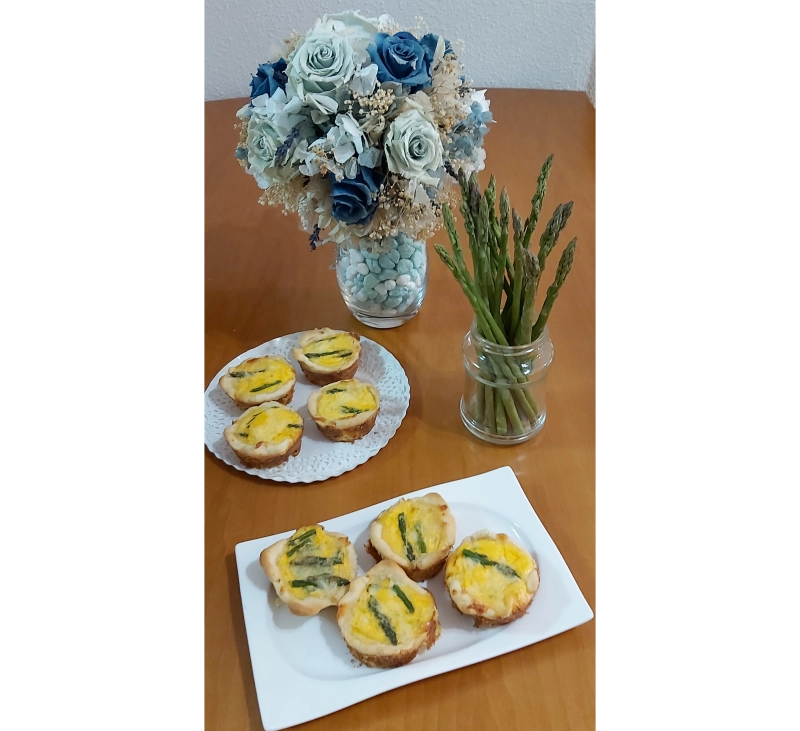 MINIQUICHES DE ESPÁRRAGOS Y QUESO THERMOMIX