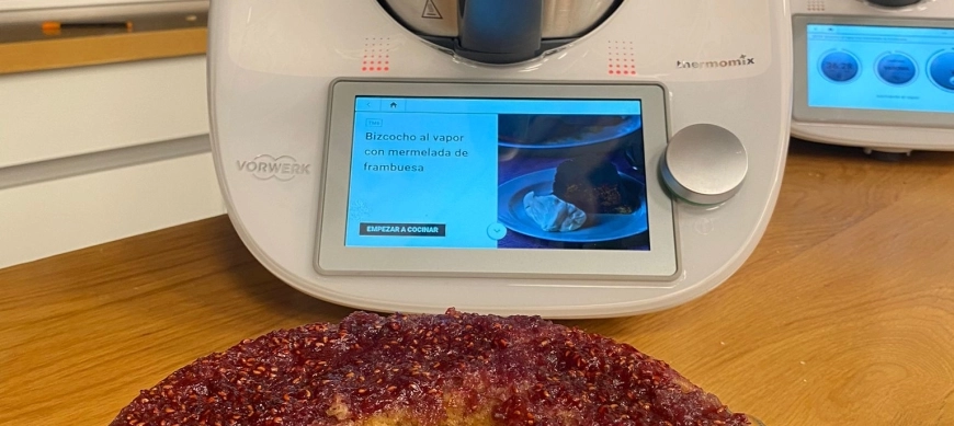 BIZCOCHO AL VAPOR CON MERMELADA DE FRESA CON THERMOMIX EN MÉNDEZ ÁLVARO.