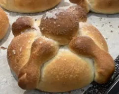 Step <p>Ponga en el vaso el azúcar y la piel de naranja y pulverice 15 seg/vel 10. Con la espátula, baje el azúcar hacia el fondo del vaso.</p><p><br></p> illustration