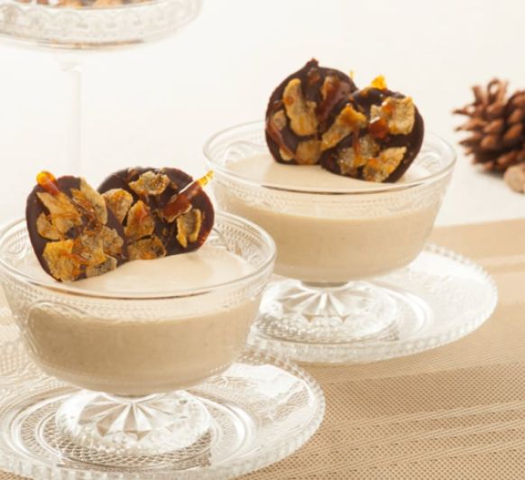 Mousse de Turrón con galleta  crujiente de cereales y chocolate
