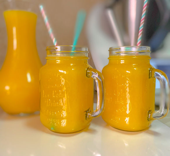 Zumo de mango, naranja y jengibre