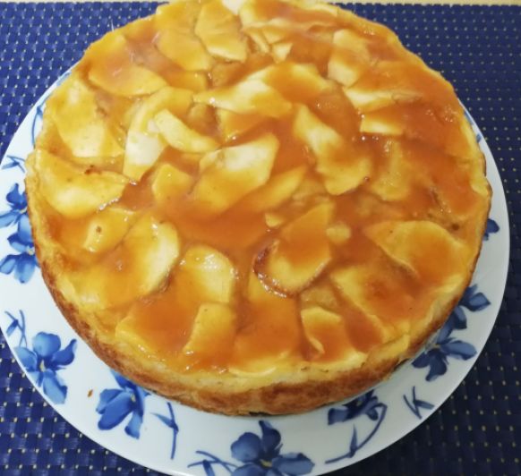 Tarta de manzana con glaseado de albaricoque en Thermomix® .