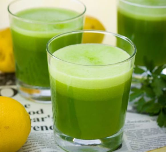 BEBIDA DEPURATIVA DE LIMÓN Y PEREJIL EN Thermomix® .