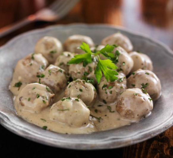 Albondigas en salsa de champiñones